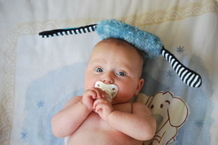 宝宝肠痉挛每天晚上定时哭闹怎么办安抚？